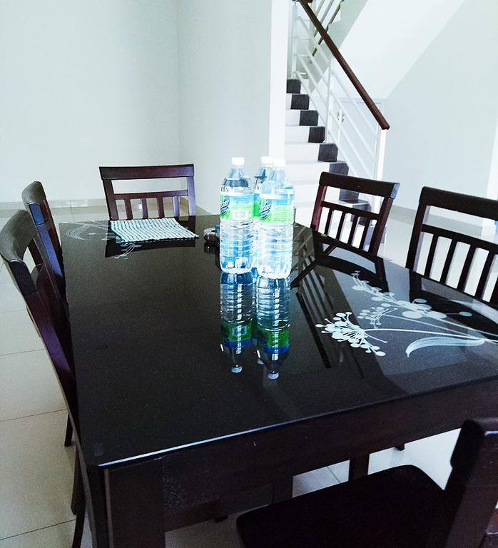 Sri Manjung Ma Maison Homestay Lumut Exterior foto