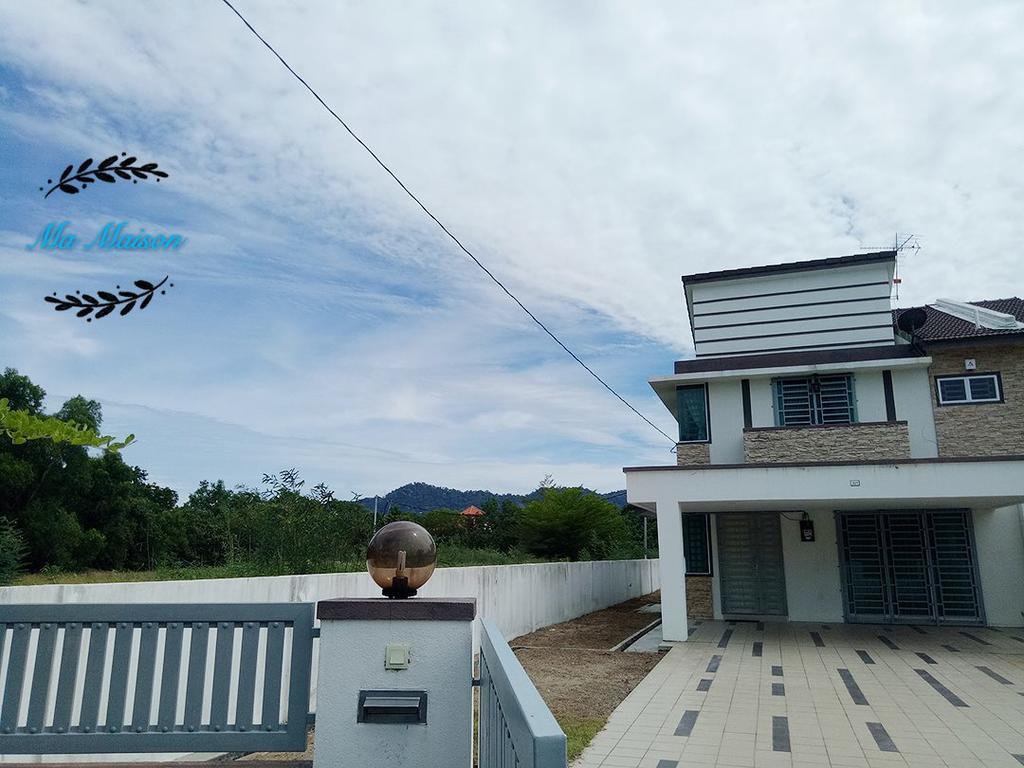 Sri Manjung Ma Maison Homestay Lumut Exterior foto